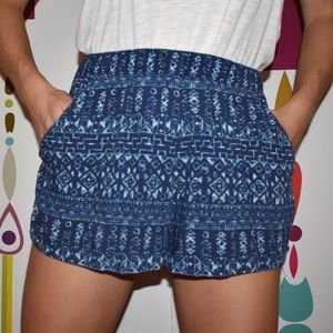 H&M blue pattern shorts